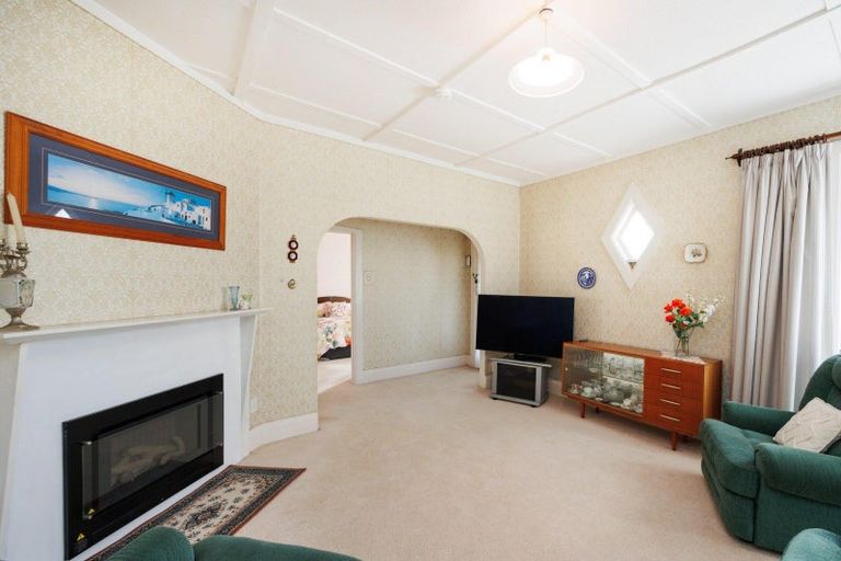 Photo of property in 74 Shamrock Street, Takaro, Palmerston North, 4412