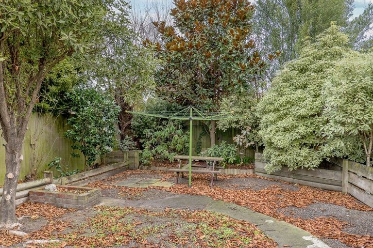 Photo of property in 6 Malabar Crescent, Broomfield, Christchurch, 8042