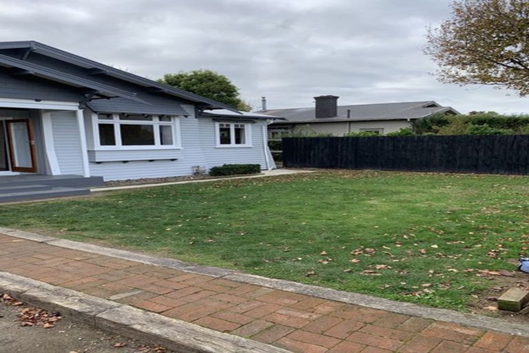Photo of property in 19 Knowles Street, Terrace End, Palmerston North, 4410