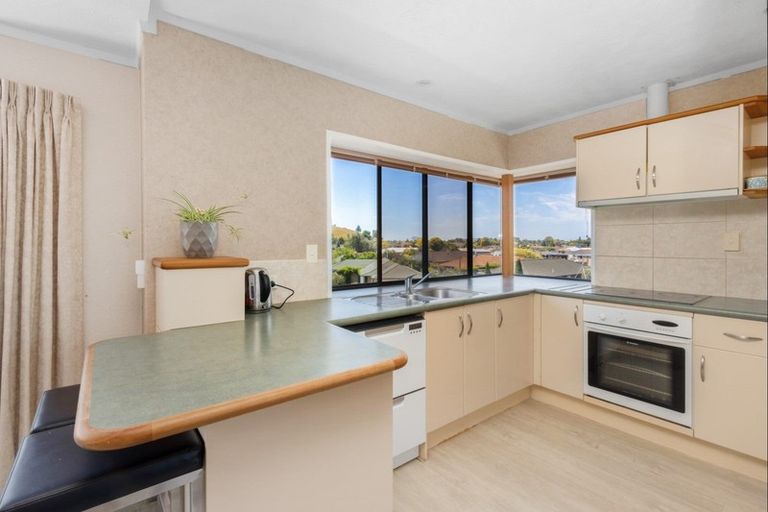 Photo of property in 16 Kokako Place, Taradale, Napier, 4112