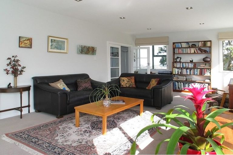 Photo of property in 11 Hallewell Crescent, Johnsonville, Wellington, 6037