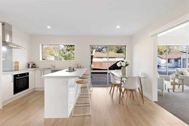 Photo of property in 2 Hythe Lane, Saint Martins, Christchurch, 8022