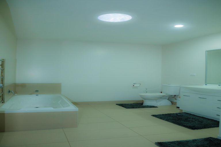 Photo of property in 30 Popokatea Drive, Takanini, 2112