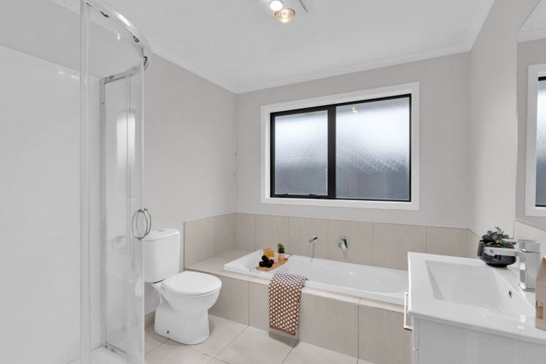 Photo of property in 15 Faber Place, Rototuna North, Hamilton, 3210