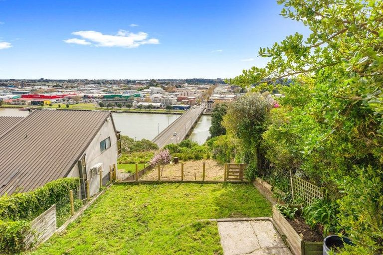 Photo of property in 32 Hipango Terrace, Durie Hill, Whanganui, 4500