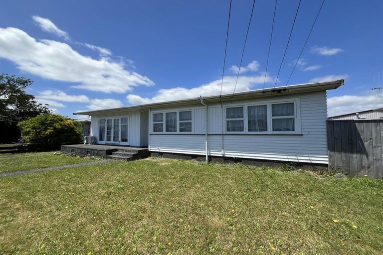 Photo of property in 6 Bartholomew Road, Levin, 5510