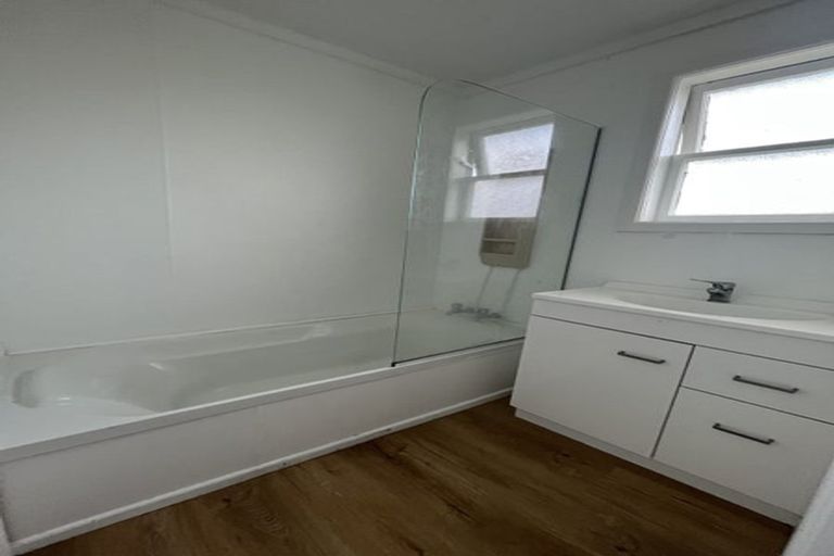 Photo of property in 59 Tiro Tiro Road, Levin, 5510