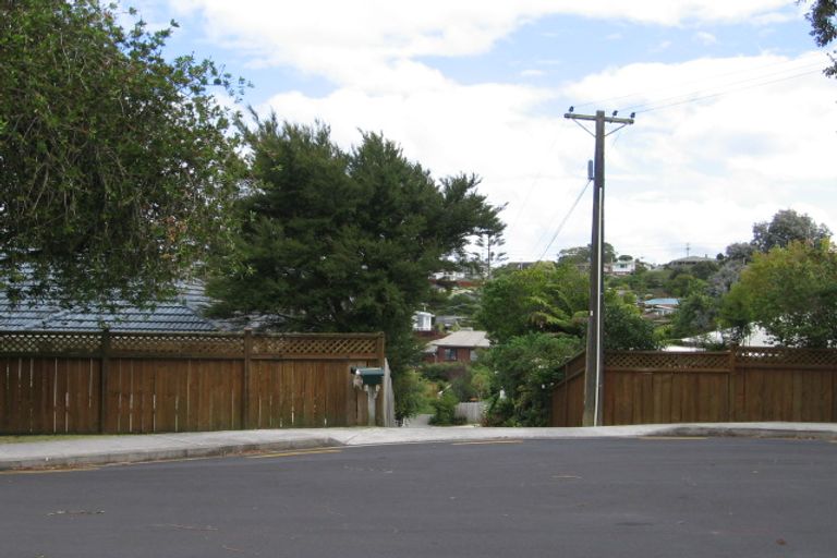 Photo of property in 9 Phillip Parade, Forrest Hill, Auckland, 0620