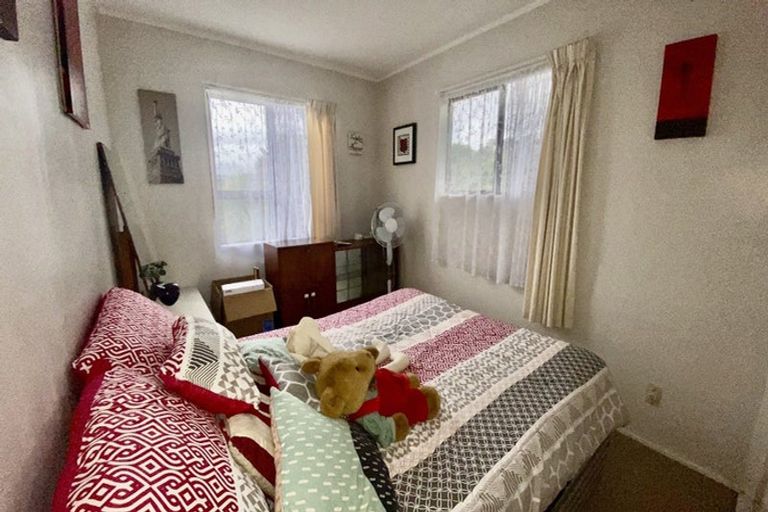 Photo of property in 1a Seagull Place, Whitby, Porirua, 5024