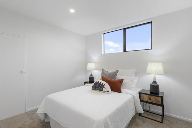 Photo of property in 49 Searells Road, Strowan, Christchurch, 8052