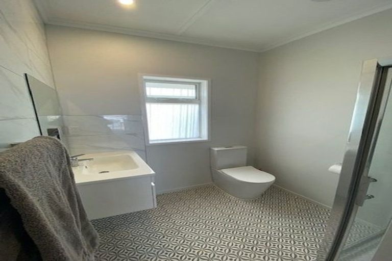 Photo of property in 14 John Road, Stanmore Bay, Whangaparaoa, 0932