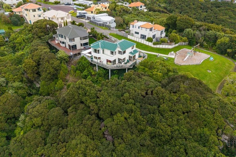 Photo of property in 10 Glengavel Grove, Papakowhai, Porirua, 5024