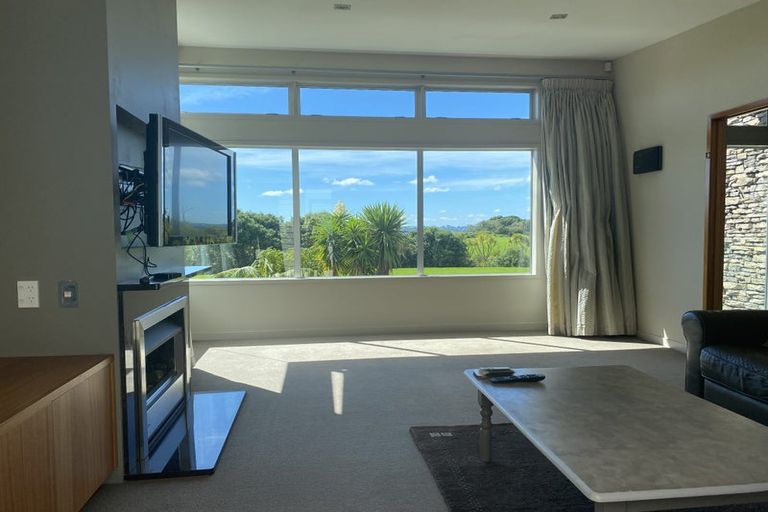 Photo of property in 47 Spinnaker Drive, Te Atatu Peninsula, Auckland, 0610