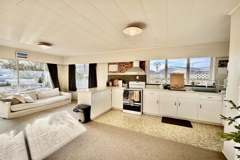 Photo of property in 24 Kent Terrace, Taradale, Napier, 4112