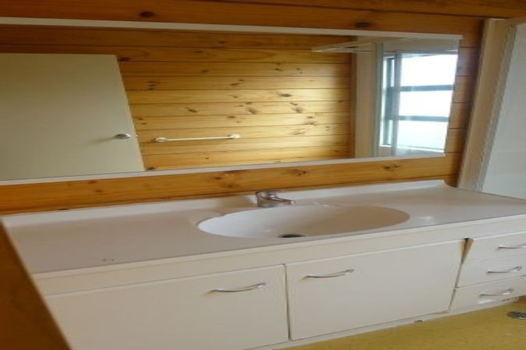 Photo of property in Te Awhina Apartments, 10/22u Sussex Street, Mount Cook, Wellington, 6021