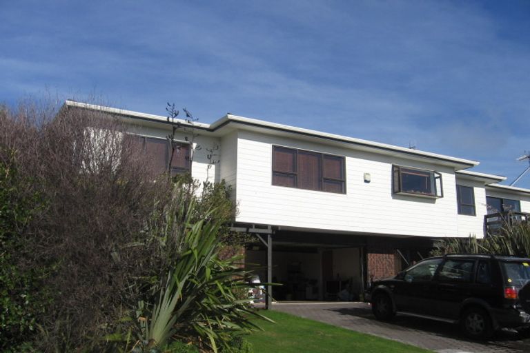 Photo of property in 3 Sailmaker Close, Whitby, Porirua, 5024