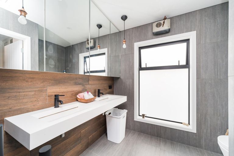 Photo of property in 22 Colombo Street, Hokowhitu, Palmerston North, 4410