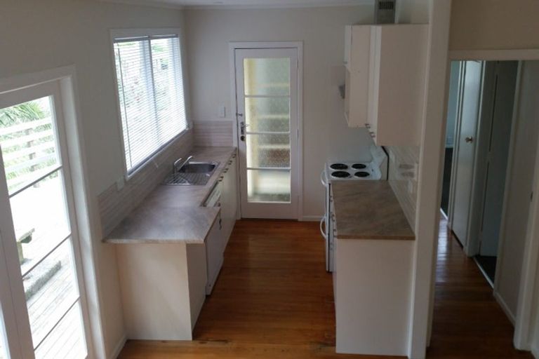 Photo of property in 590 East Coast Road, Pinehill, Auckland, 0630