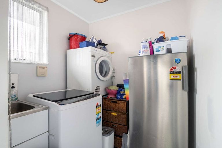 Photo of property in 31 Cross Street, Castlecliff, Whanganui, 4501