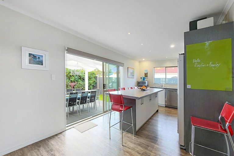 Photo of property in 10 Whiritoa Beach Road, Whiritoa, Whangamata, 3691