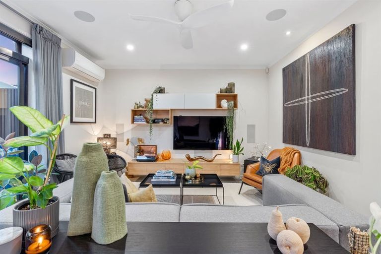 Photo of property in 4 Nohanga Lane, Hobsonville, Auckland, 0616