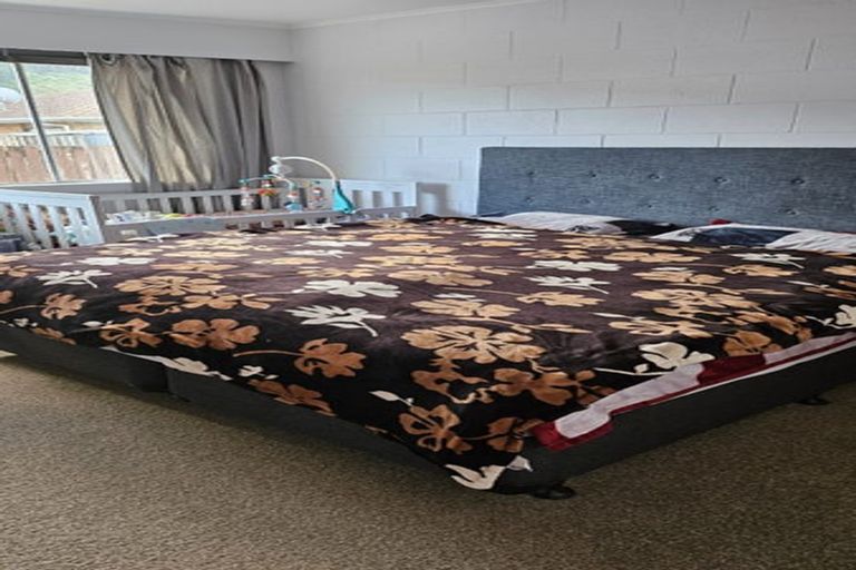 Photo of property in 10f3 Rawson Street, Tawa, Wellington, 5028
