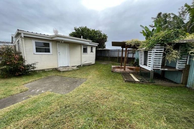 Photo of property in 36 Mckinstry Avenue, Mangere East, Auckland, 2024