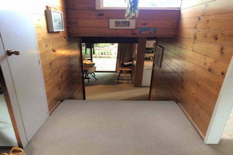 Photo of property in 18 Kawaka Street, Titirangi, Auckland, 0604