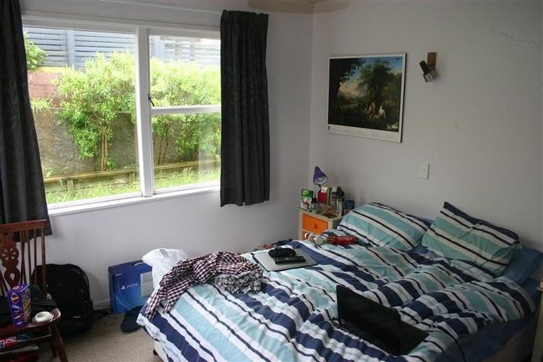 Photo of property in 1 Flint Way, Northland, Wellington, 6012