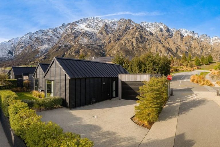 Photo of property in 2 Kotuku Lane, Hobsonville, Auckland, 0616