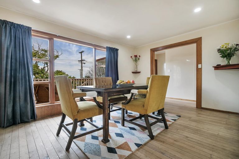 Photo of property in 40 Mountain Road, Mangere Bridge, Auckland, 2022
