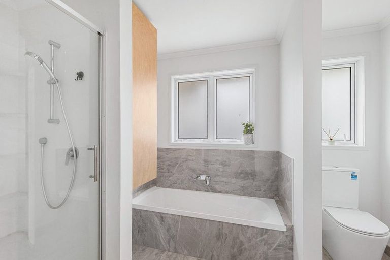 Photo of property in 571 Queen Street East, Levin, 5510