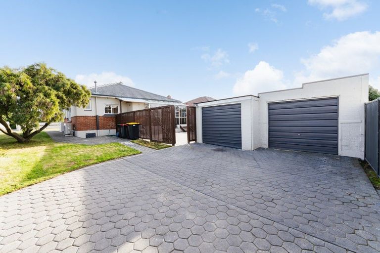 Photo of property in 27 Isadore Road, Saint Clair, Dunedin, 9012