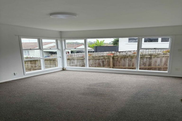 Photo of property in 2/3 Elliott Avenue, Bayview, Auckland, 0629