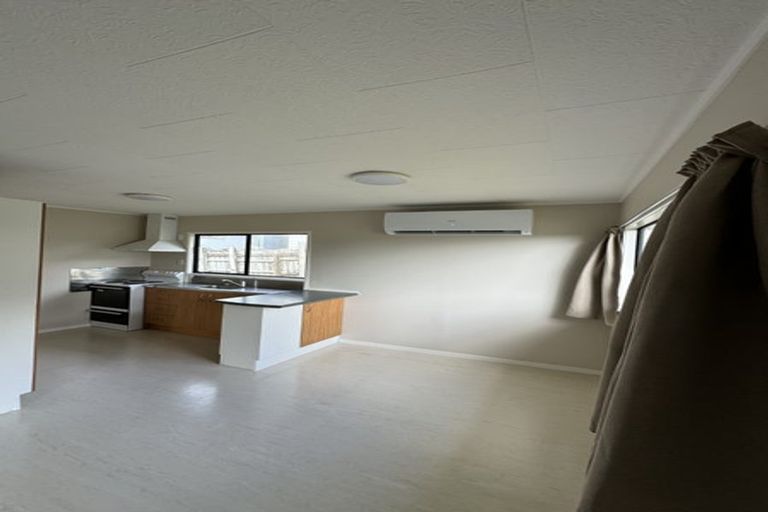 Photo of property in 64 Solar Road, Glen Eden, Auckland, 0602