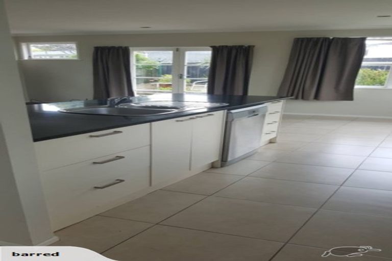 Photo of property in 1/11 Roseneath Place, Birkdale, Auckland, 0626