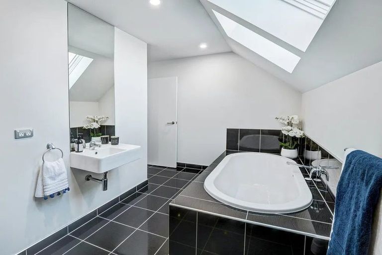 Photo of property in 5b Te Mata Peak Road, Havelock North, 4130