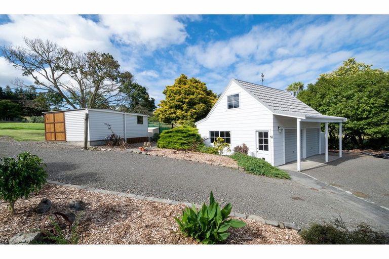 Photo of property in 147 Mangakura Road, Helensville, 0875
