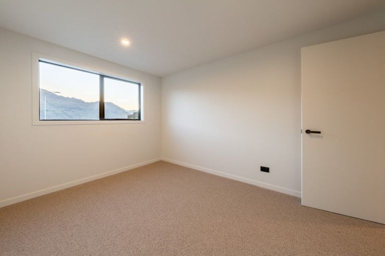Photo of property in 18 Fenton Avenue, Wanaka, 9305