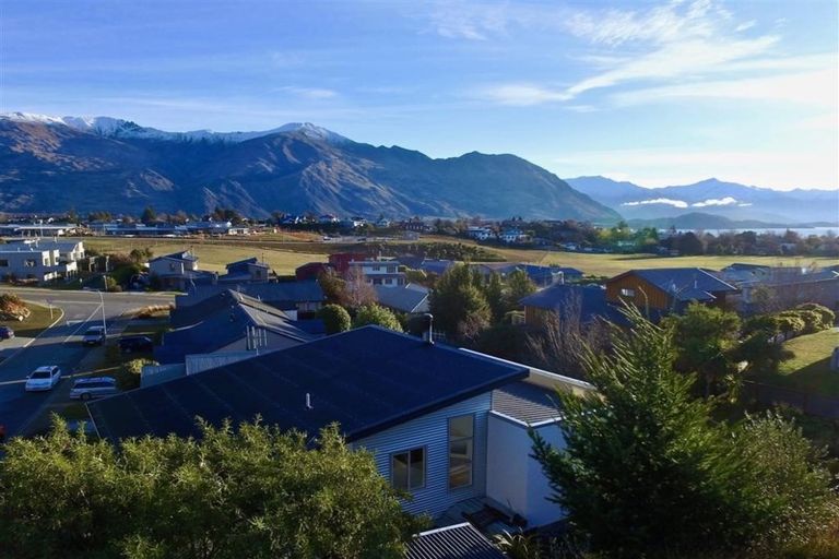 Photo of property in 5b Hogan Lane, Wanaka, 9305
