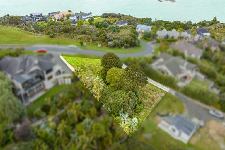 Photo of property in 28 Beauvoir Avenue, Matakatia, Whangaparaoa, 0930