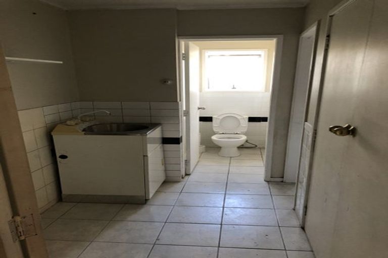 Photo of property in 1/1 Reynolds Place, Torbay, Auckland, 0630
