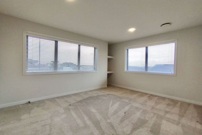 Photo of property in 74 Harrowglen Drive, Northcross, Auckland, 0630