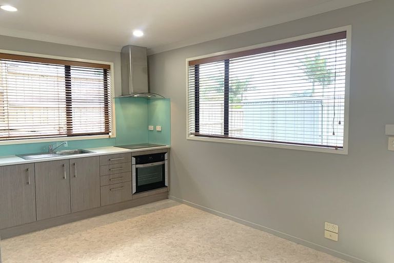 Photo of property in 2a Castleton Drive, Howick, Auckland, 2014