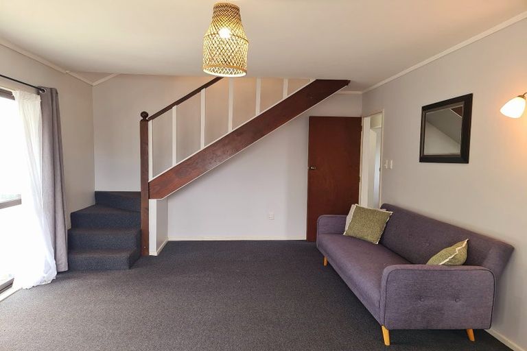 Photo of property in 6 Jarrett Court, Roslyn, Palmerston North, 4414
