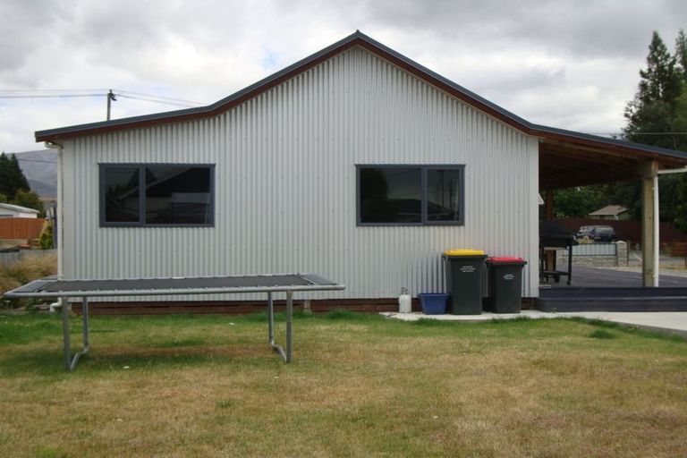 Photo of property in 34 Rata Road, Twizel, 7901