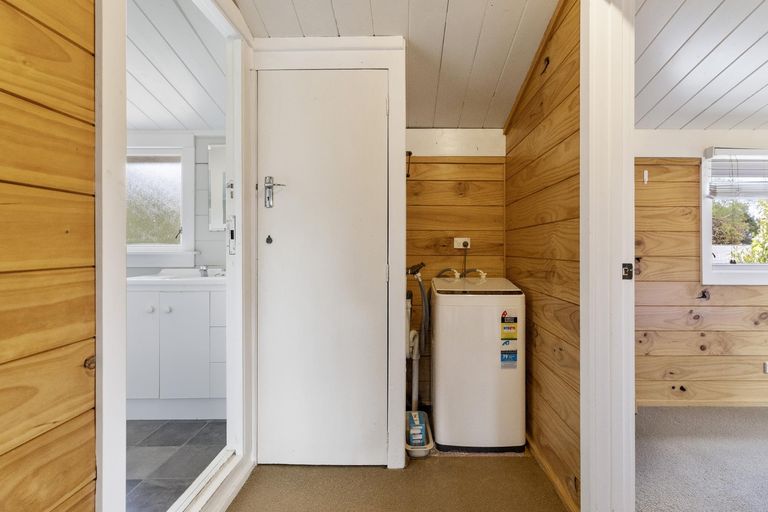 Photo of property in 19 Kinloch Road, Kinloch, Taupo, 3377