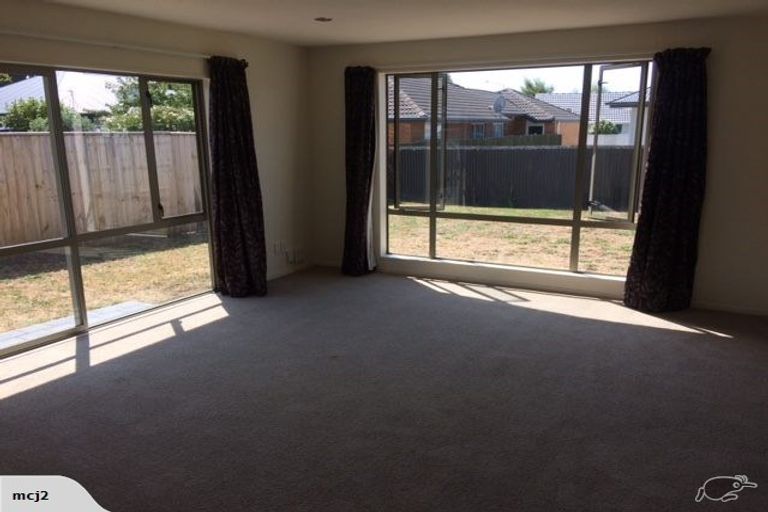 Photo of property in 218 Wainoni Road, Avondale, Christchurch, 8061