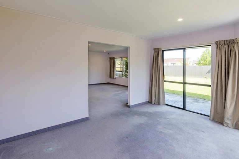 Photo of property in 22 Easton Way, Levin, 5510