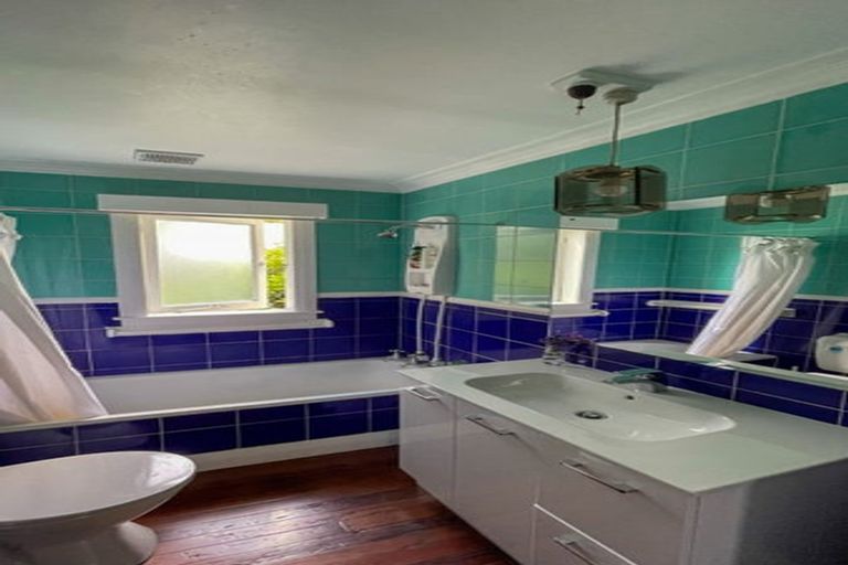 Photo of property in 87d Kaurilands Road, Titirangi, Auckland, 0604